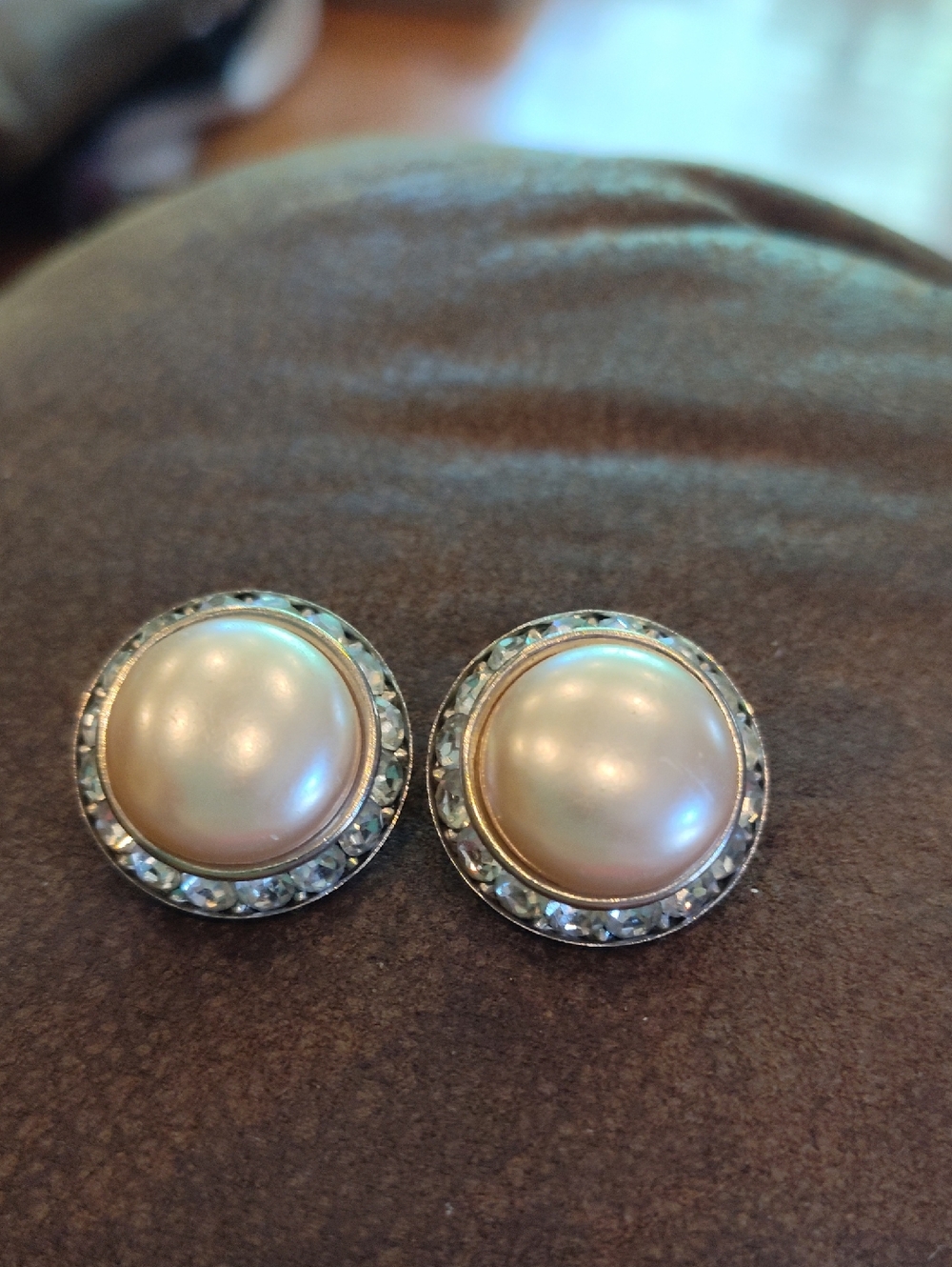 Coro Vintage 1950s Classic Halo Rhinestone and Pearl Button Clip earrings